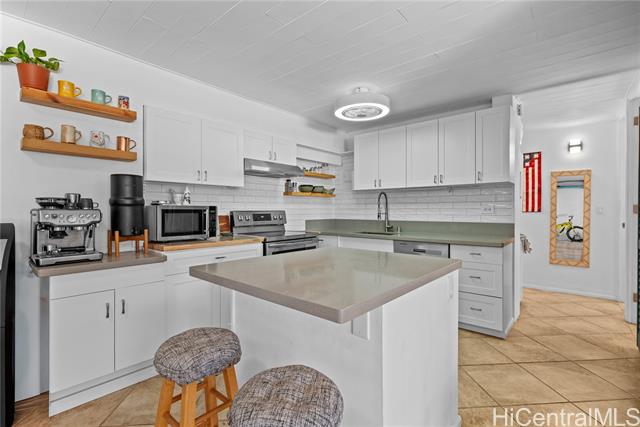225 Kaiulani Avenue, 804, Honolulu, HI 96815