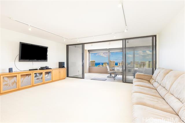 583 Kamoku Street, PH7, Honolulu, HI 96826