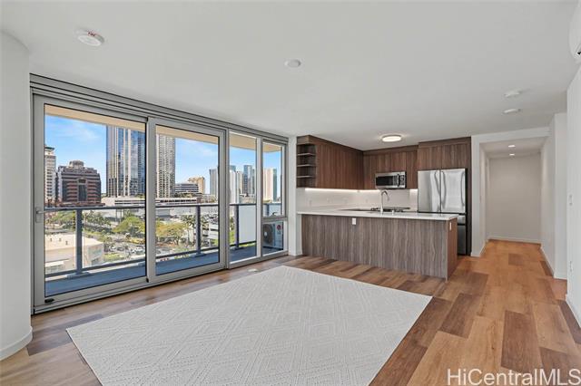 1500 Rycroft Street, 811R, Honolulu, HI 96814