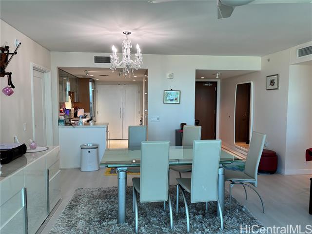 1177 Queen Street, 2105, Honolulu, HI 96814