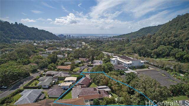 14 Hakumele Place, Honolulu, HI 96817