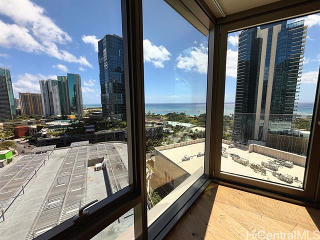 1001 Queen Street, 1602, Honolulu, HI 96814