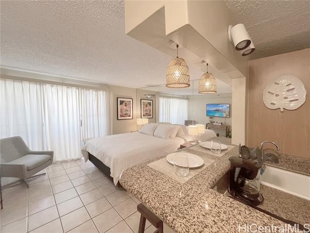 2450 Prince Edward Street, 905A, Honolulu, HI 96825