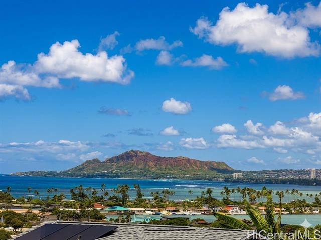 502 Kekupua Street, Honolulu, HI 96825