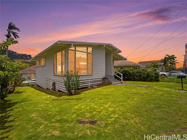 2631 Namauu Drive, Honolulu, HI 96817