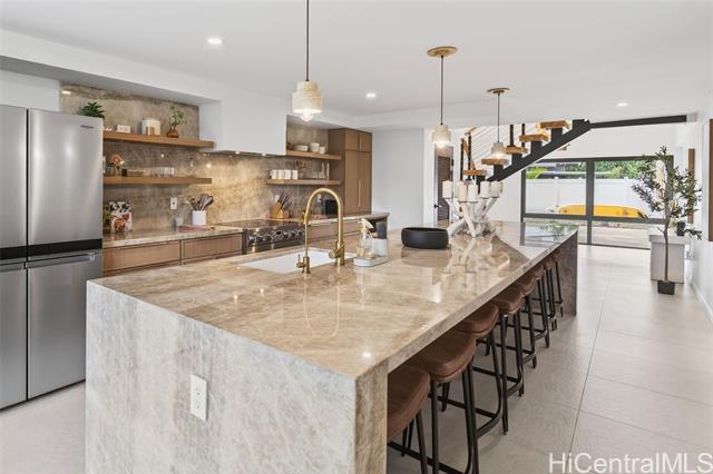 125 Kalaheo Avenue, Kailua, HI 96734