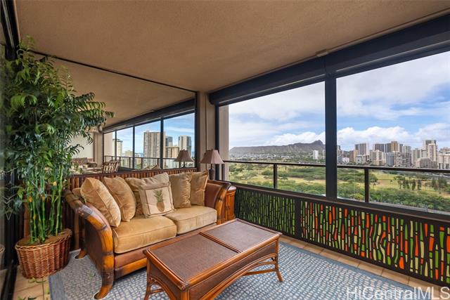 583 Kamoku Street, DH2303, Honolulu, HI 96826
