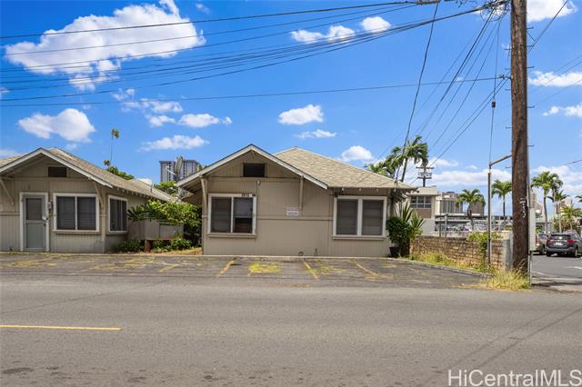 2013 Young Street, Honolulu, HI 96826