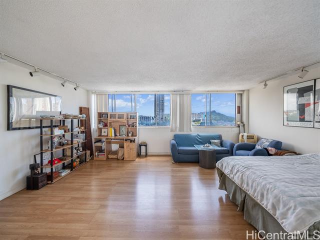 1025 Kalo Place, 903, Honolulu, HI 96826