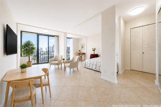1561 Pensacola Street, 704, Honolulu, HI 96822