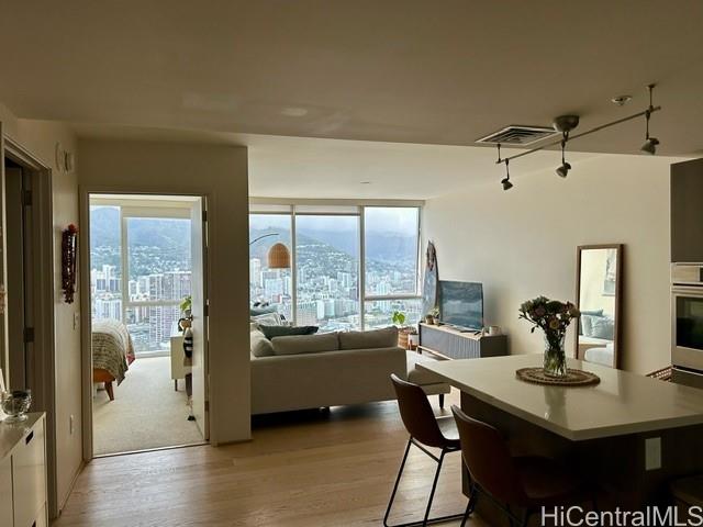 888 Kapiolani Boulevard, 4312, Honolulu, HI 96813