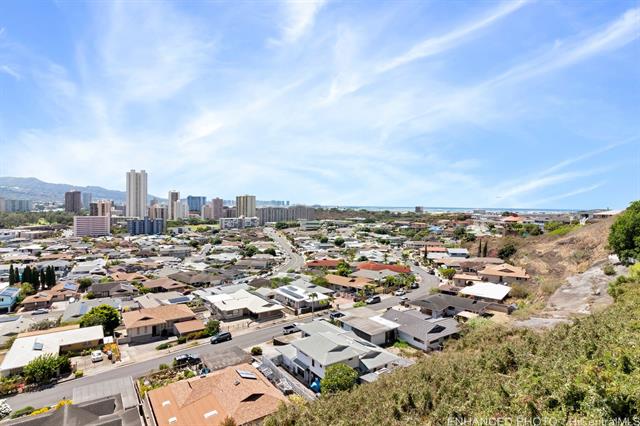 3404 Ala Hinalo Place, Honolulu, HI 96818