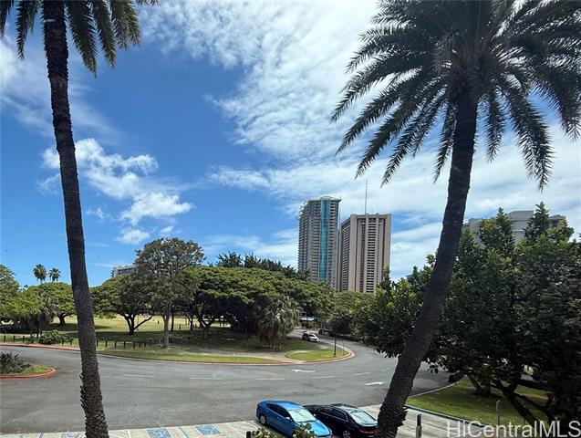 2045 Kalakaua Avenue, M300, Honolulu, HI 96815