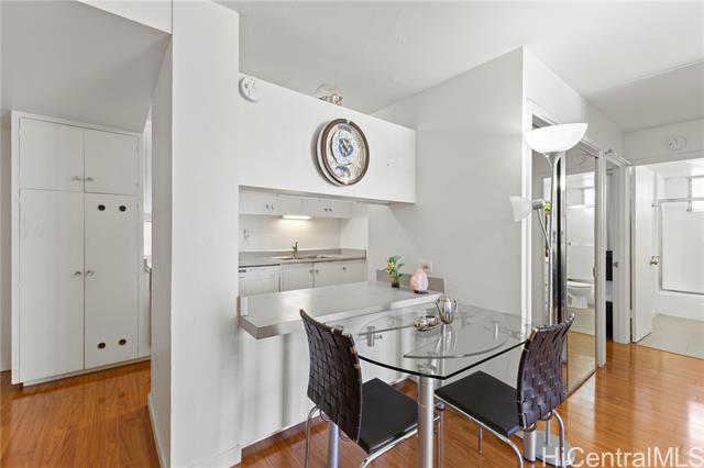 1610 Kanunu Street, 1207, Honolulu, HI 96814