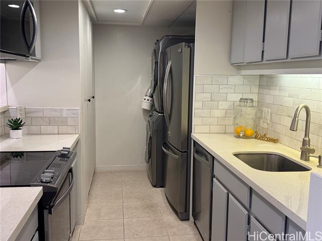 2600 Pualani Way, 104, Honolulu, HI 96815