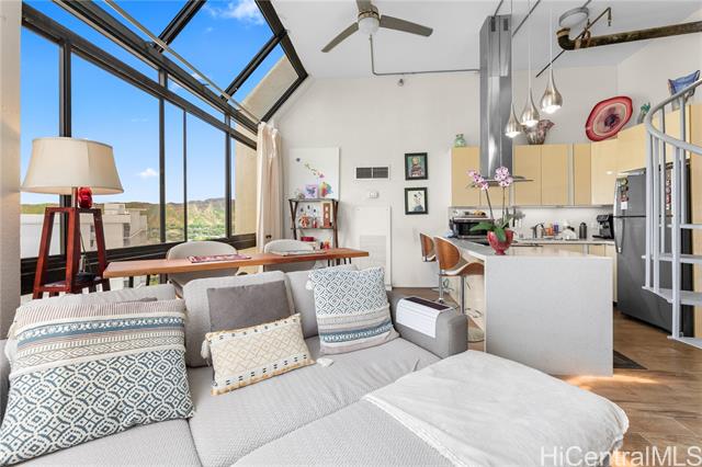 300 Wai Nani Way, 11, Honolulu, HI 96815