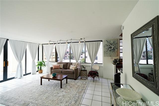 2410 Cleghorn Street, 502, Honolulu, HI 96815