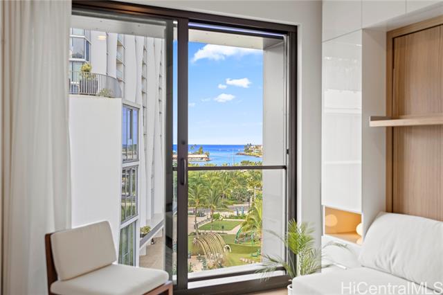 987 Queen Street, 727, Honolulu, HI 96814