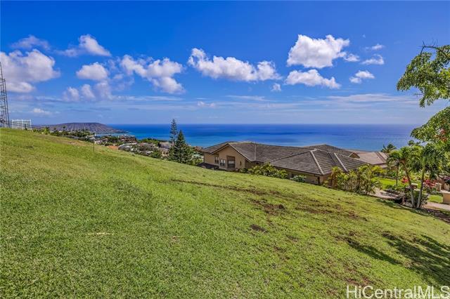 549 Moaniala Street, Honolulu, HI 96821