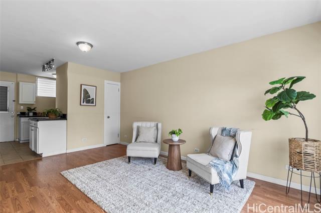 2440 Date Street, 303, Honolulu, HI 96826