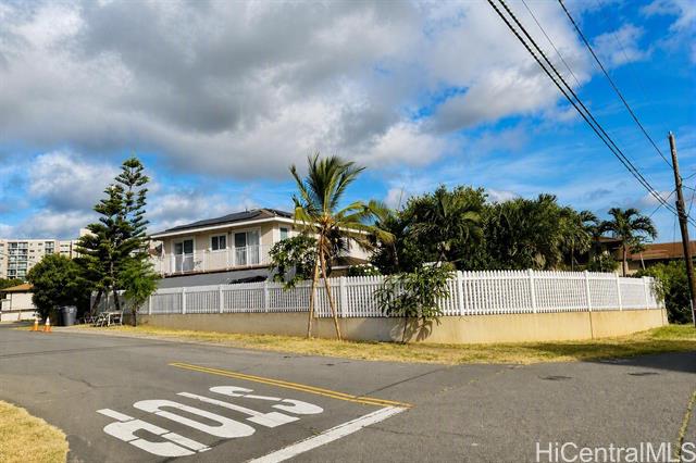94-1035 Kahuailani Street, Waipahu, HI 96797