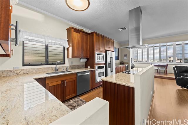 1333 Heulu Street, 1201/PH1, Honolulu, HI 96822