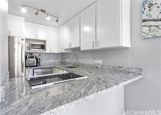 300 Wai Nani Way, II1015, Honolulu, HI 96815