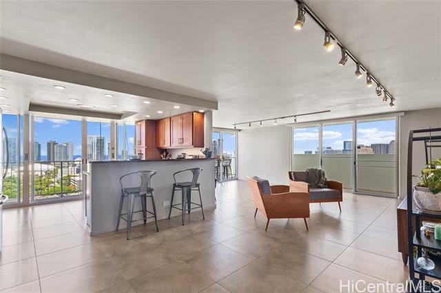1425 Ward Avenue, 12W, Honolulu, HI 96822