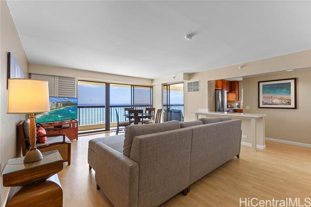 2470 Kalakaua Avenue, 2004, Honolulu, HI 96815