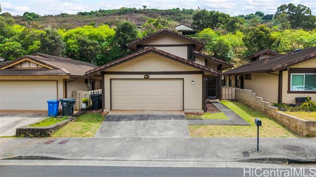 Upcoming 3 of bedrooms 2 of bathrooms Open house in Pearl City on 7/26 @ 2:00PM-5:00PM listed at $990,000