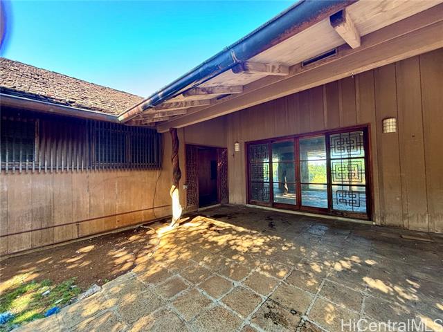 633 Hakaka Place, Honolulu, HI 96816