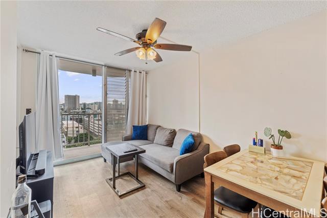1535 Pensacola Street, 903, Honolulu, HI 96822