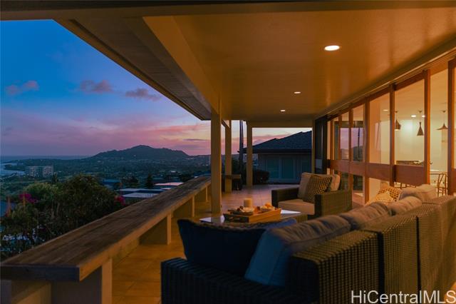 1454 Ehupua Street, Honolulu, HI 96821