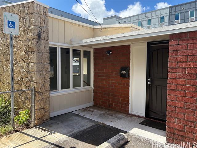 2331 Seaview Avenue, Honolulu, HI 96822