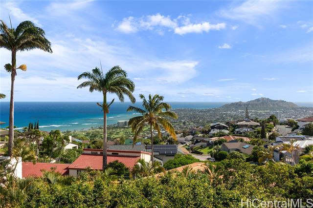 1875 Kihi Street, Honolulu, HI 96821