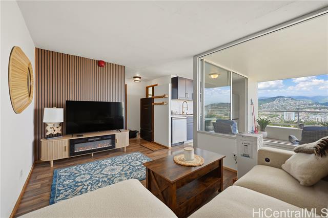 2421 Tusitala Street, 2201, Honolulu, HI 96815