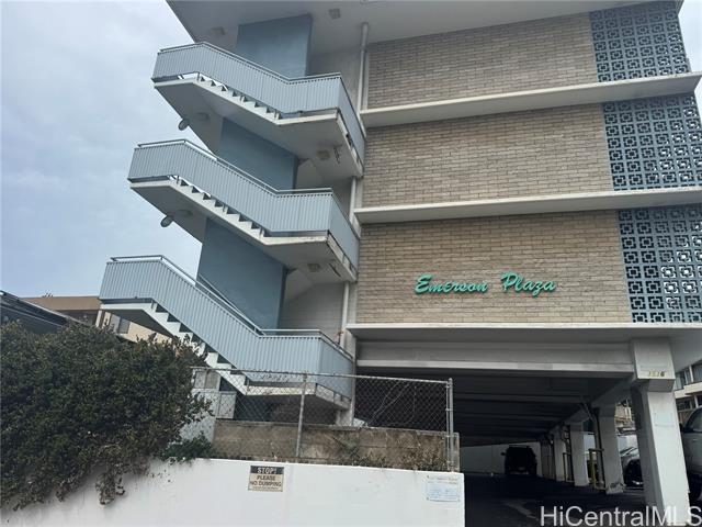 1516 Emerson Street, 104, Honolulu, HI 96813