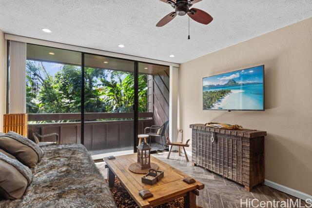 51-636 Kamehameha Highway, 215, Kaaawa, HI 96730
