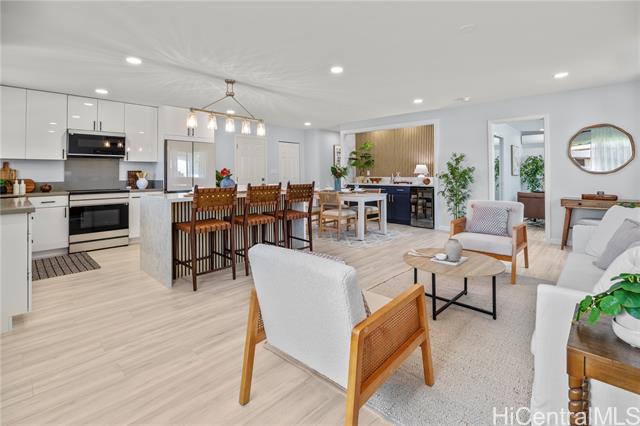 322 Anapalau Street, Honolulu, HI 96825