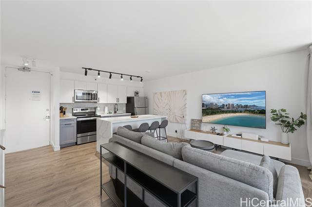 201 Ohua Avenue, 911, Honolulu, HI 96815