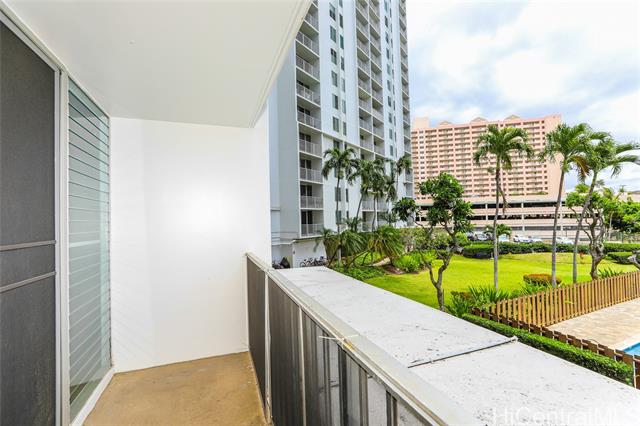 1128 Ala Napunani Street, 208, Honolulu, HI 96818