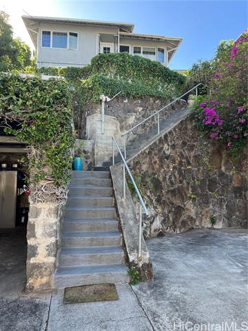 2158 Makanani Drive, Honolulu, HI 96817