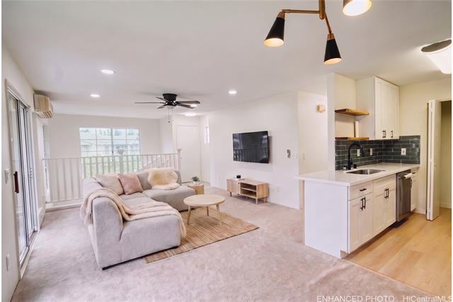 94-686 Lumiauau Street, UU204, Waipahu, HI 96797