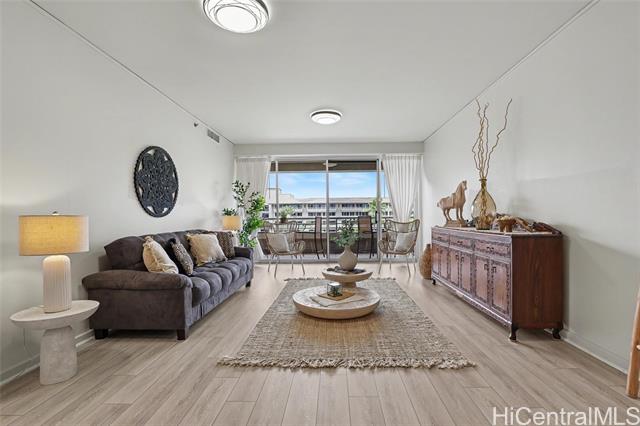 1 Keahole Place, 1512, Honolulu, HI 96825