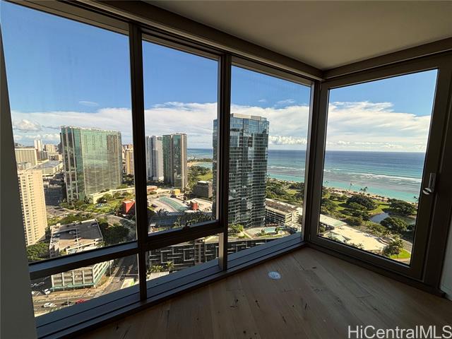 1001 Queen Street, 3204, Honolulu, HI 96814