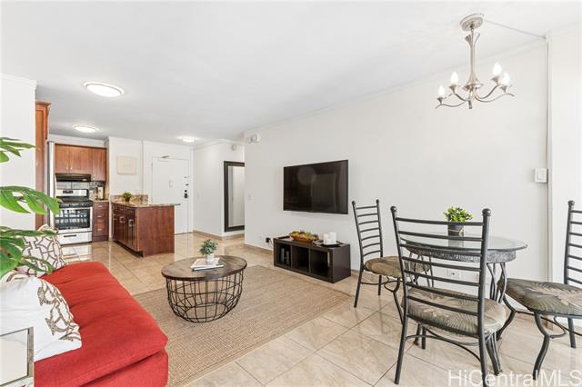 2465 Kuhio Avenue, 304, Honolulu, HI 96815