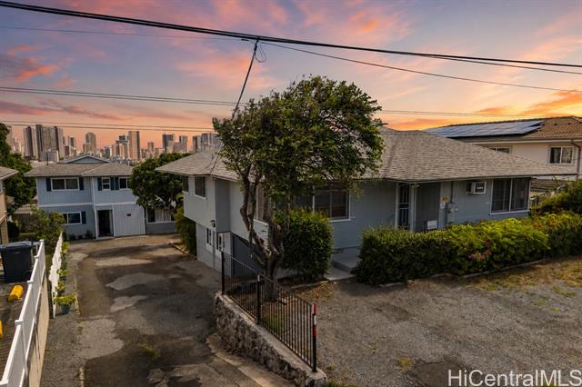 2243 Seaview Avenue, Honolulu, HI 96822