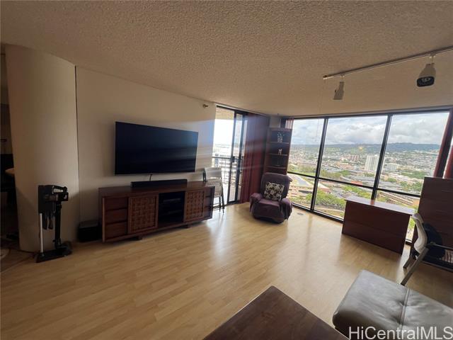 60 Beretania Street, 2102, Honolulu, HI 96817