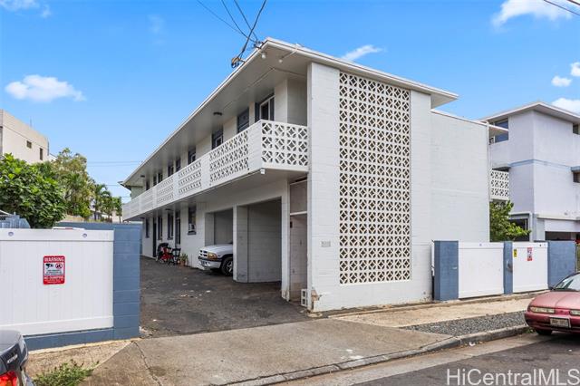 94-322 Pupuole Street, Waipahu, HI 96797