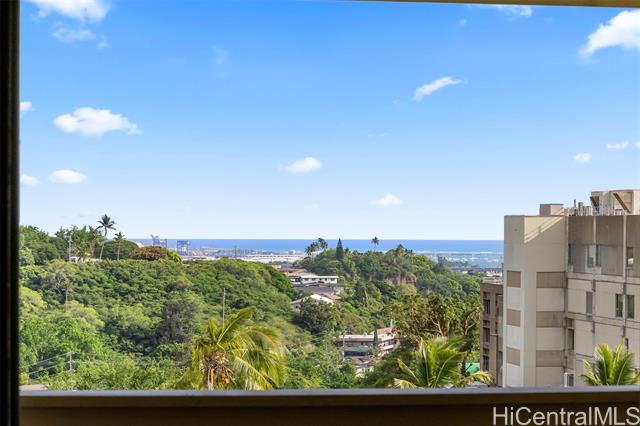 1309 Moanalualani Way, 14F, Honolulu, HI 96819